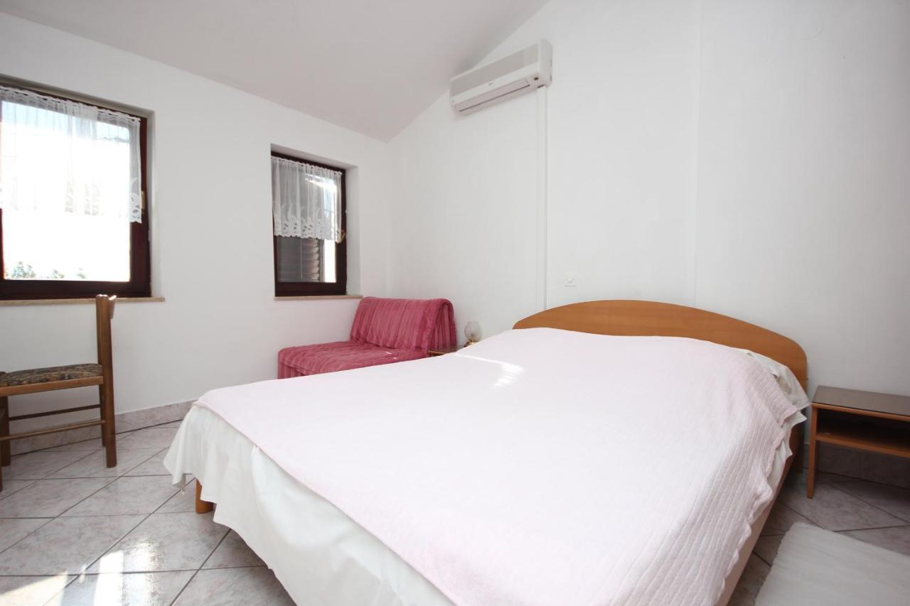 Apartments With A Parking Space Punta Kriza, Cres - 383 Exterior photo